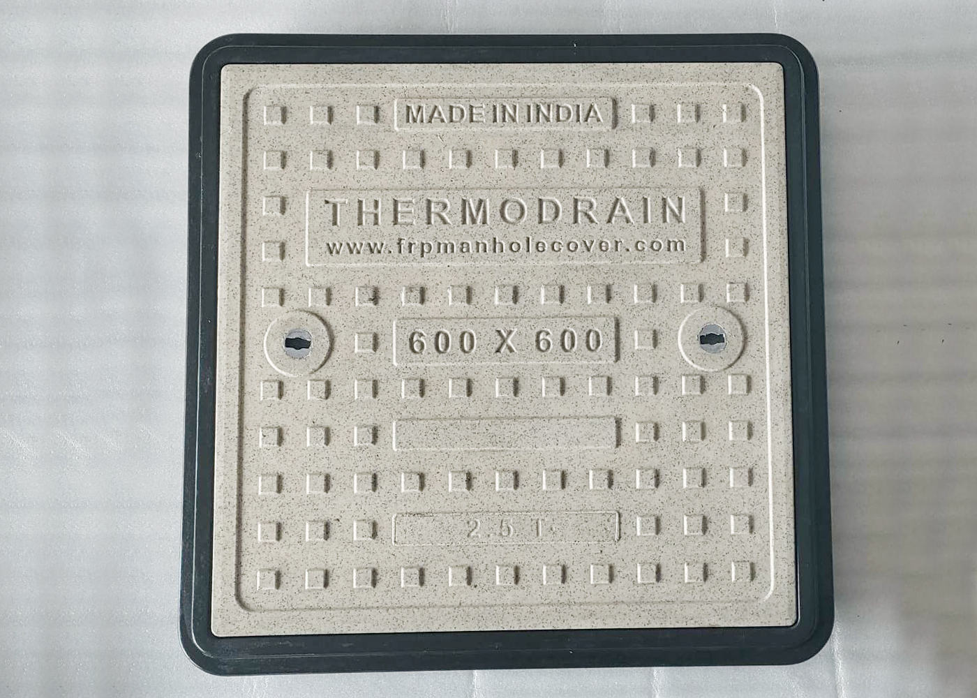 thermodrain-solid-top-manhole-covers-with-frame